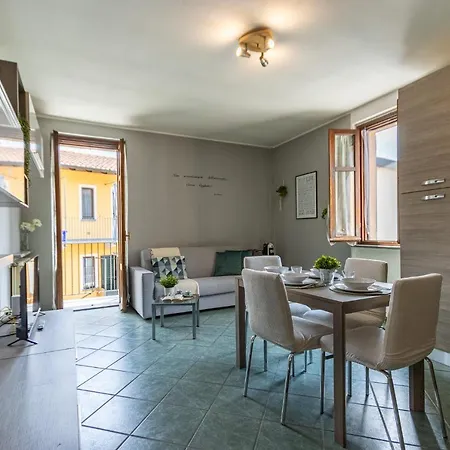 Apartman Smart Flat - Maggiore - Private Garage, Wi-fi