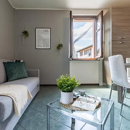 Smart Flat - Maggiore - Private Garage, Wi-fi Apartment Castelletto sopra Ticino