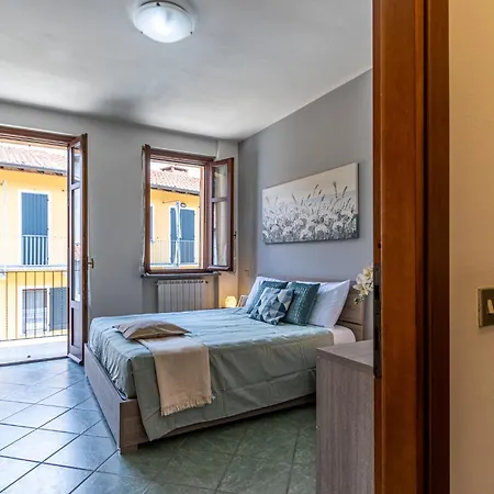 Apartament Smart Flat - Maggiore - Private Garage, Wi-fi *