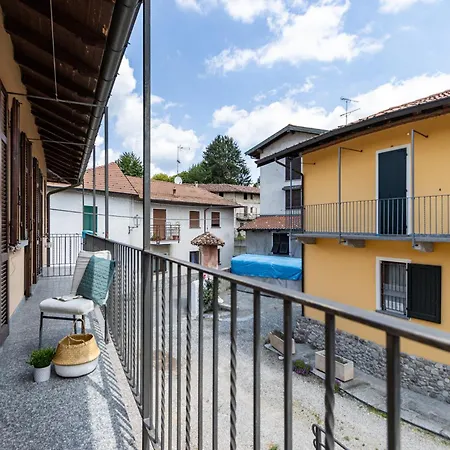 Smart Flat - Maggiore - Private Garage, Wi-fi, By Guestaly Apartament Castelletto sopra Ticino