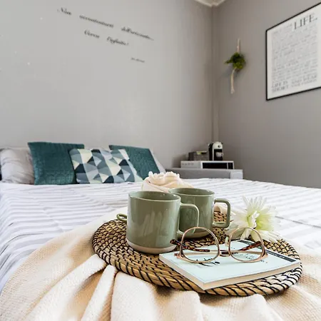 Apartman Smart Flat - Maggiore - Private Garage, Wi-fi