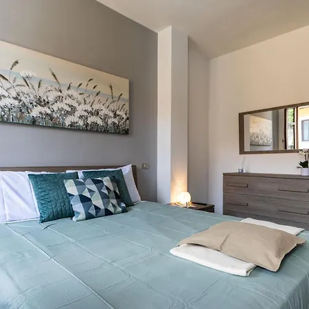 Smart Flat - Maggiore - Private Garage, Wi-fi Apartment Castelletto sopra Ticino