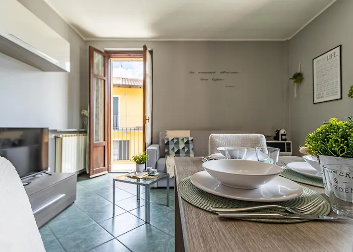 Apartament Smart Flat - Maggiore - Private Garage, Wi-fi Castelletto sopra Ticino