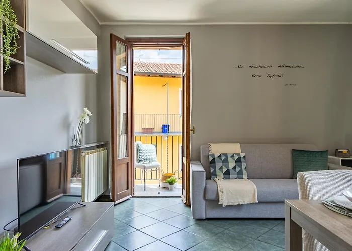 Apartament Smart Flat - Maggiore - Private Garage, Wi-fi *