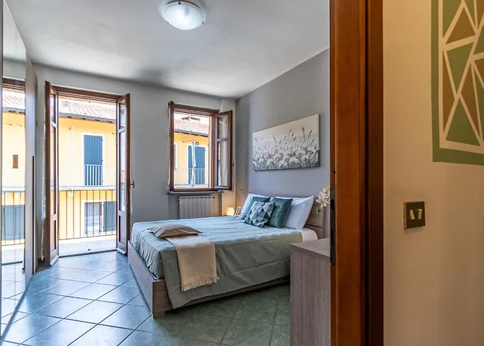Apartament Smart Flat - Maggiore - Private Garage, Wi-fi *