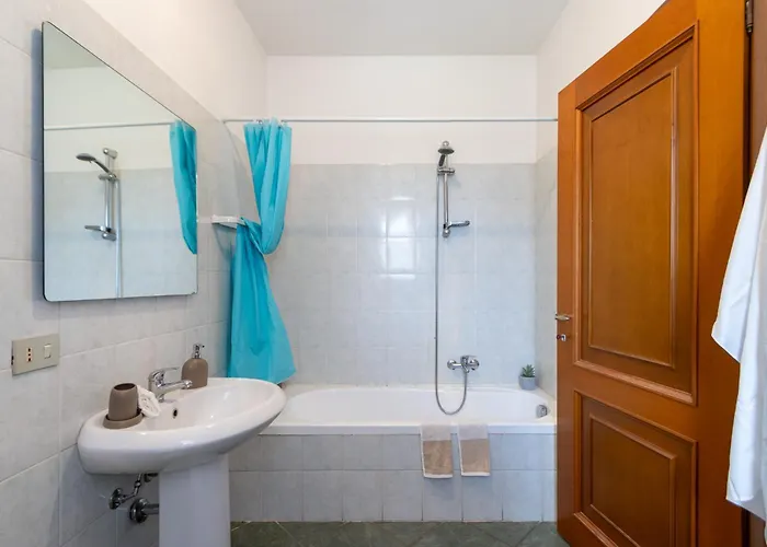 Smart Flat - Maggiore - Private Garage, Wi-fi Apartament